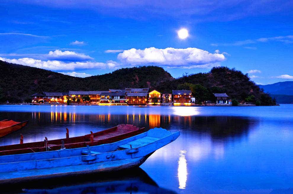 泸沽湖