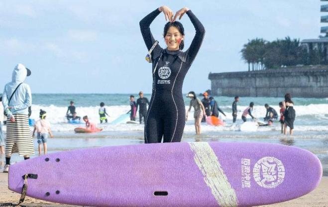 日月湾冲浪基地1