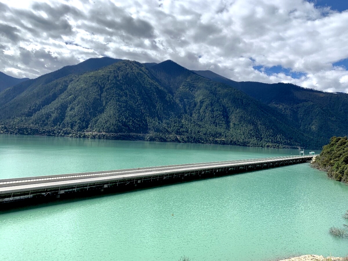 林芝网红水上公路 林芝网红水上公路